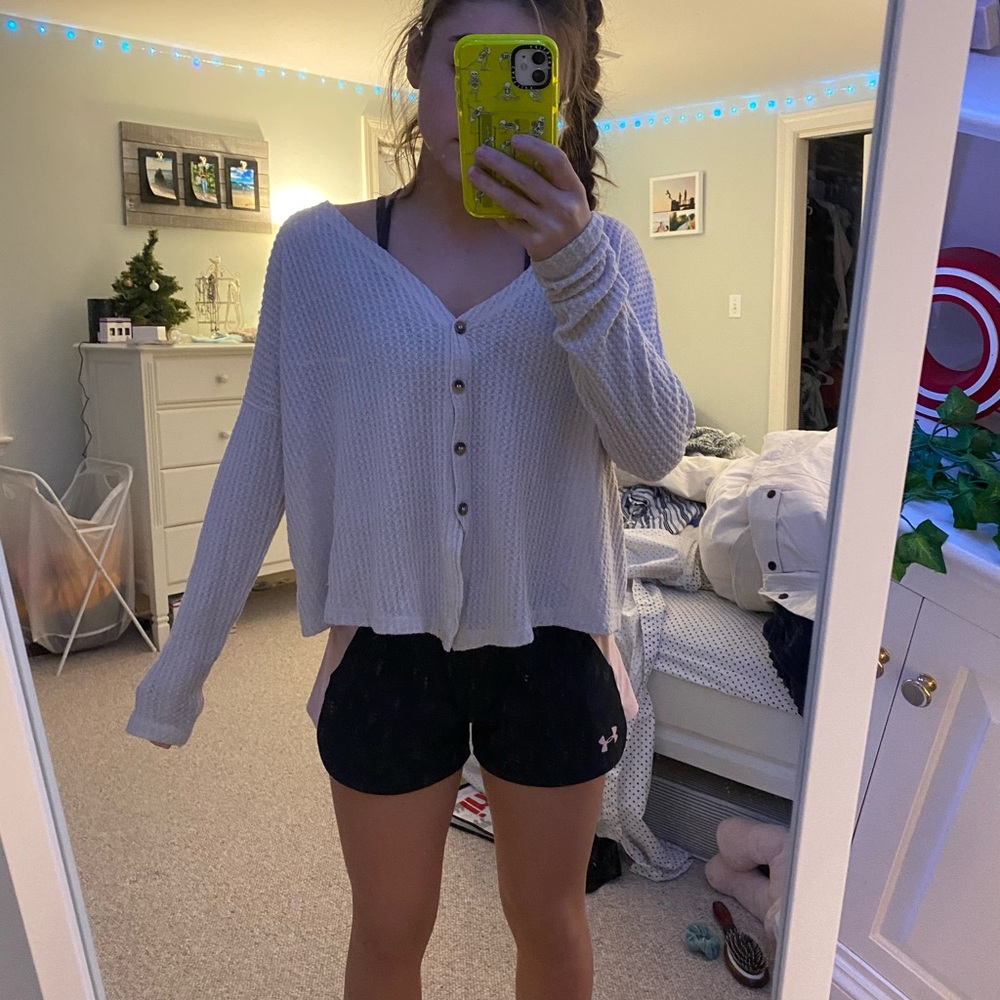 American Eagle shirt